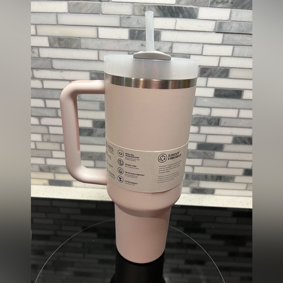 Stanley Rose Quartz Quencher 2.0 NWT - Picture 2 of 4